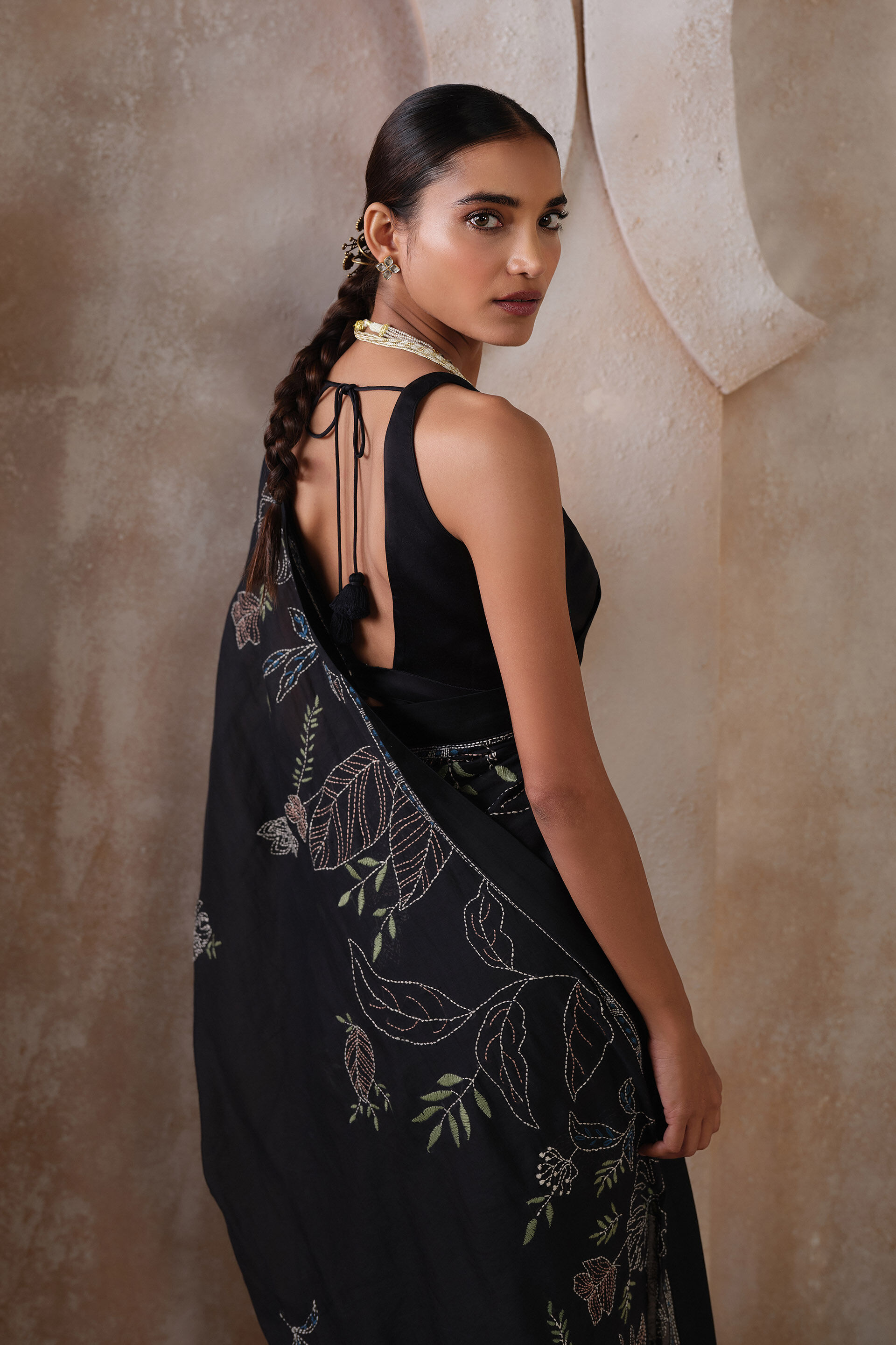 Ampelio Hand-embroidered Kantha Mul Saree - Black, Black, image 4